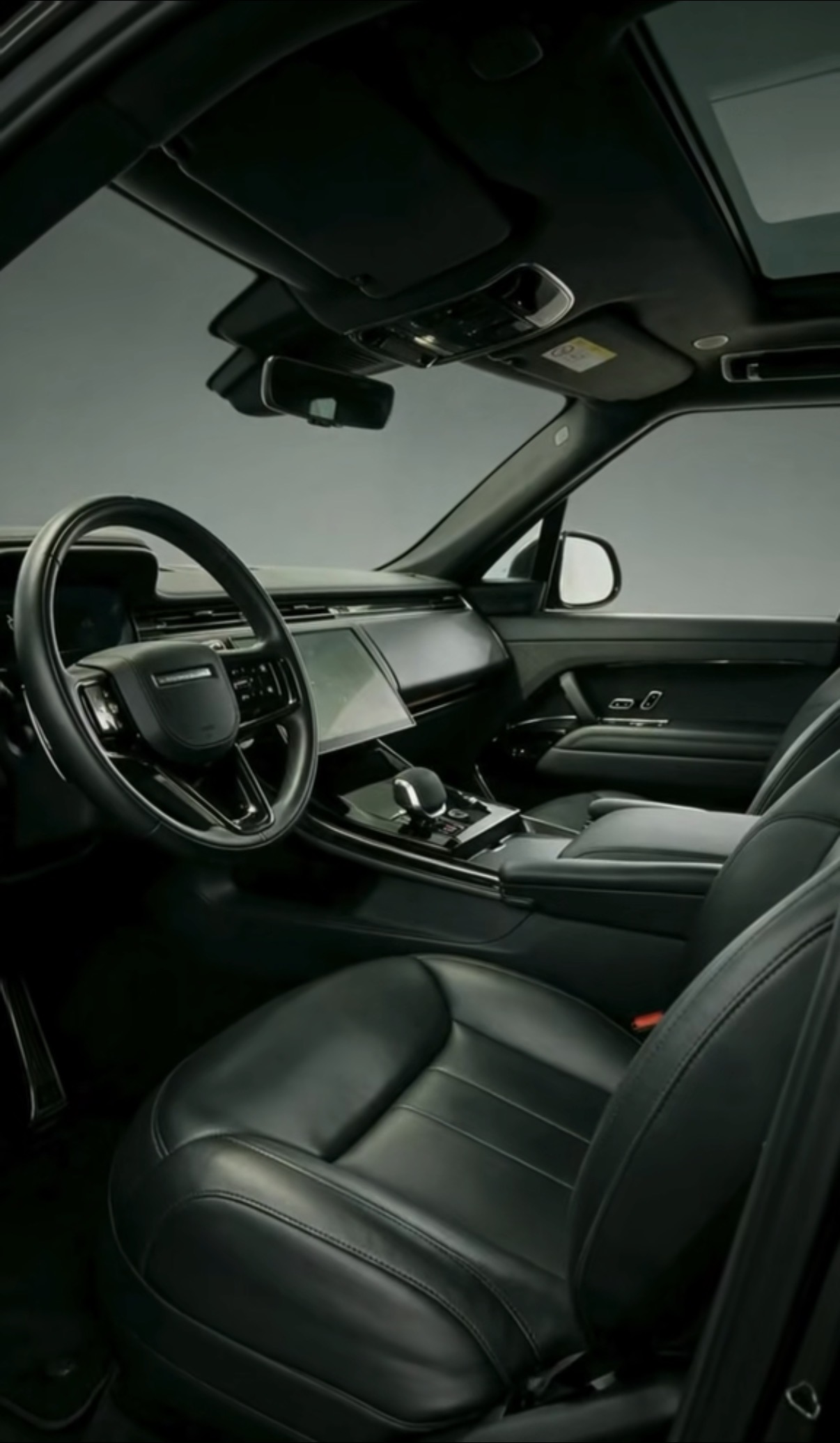 Range Rover Sport cockpit